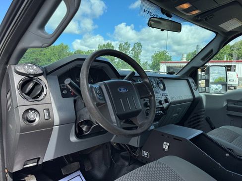 Used 2016 Ford F250 XL w/ Snow Plow Prep Package AWD/4WD image 14