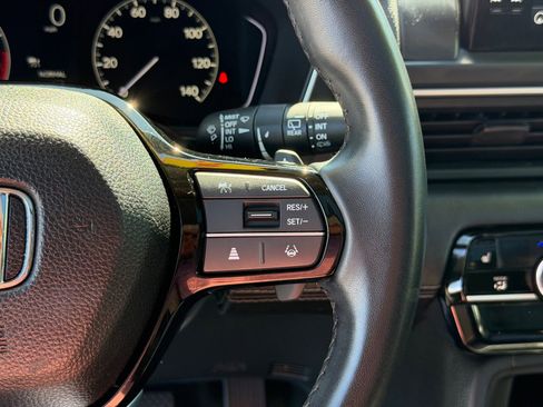 Used 2024 Honda Pilot Touring image 18