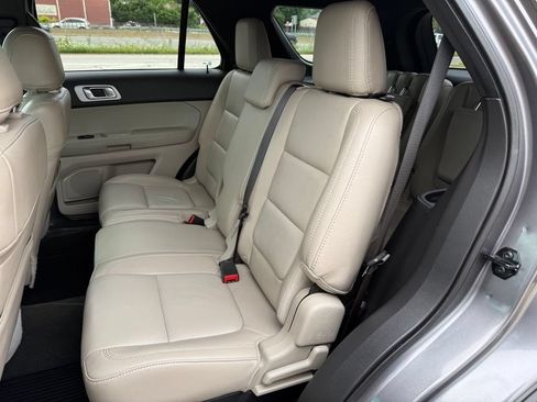 Used 2013 Ford Explorer XLT AWD/4WD image 17