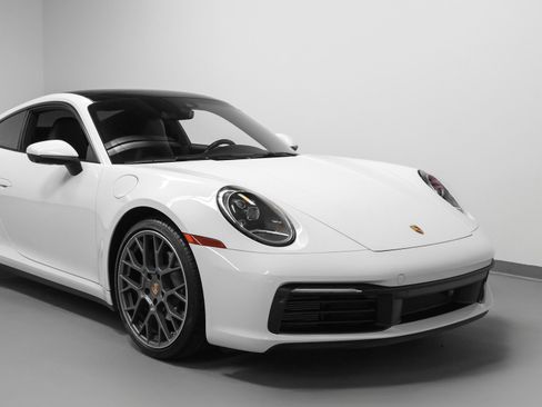 Certified 2021 Porsche 911 Carrera RWD image 9