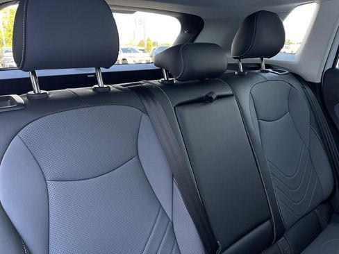 New 2025 Volkswagen Tiguan SE image 28