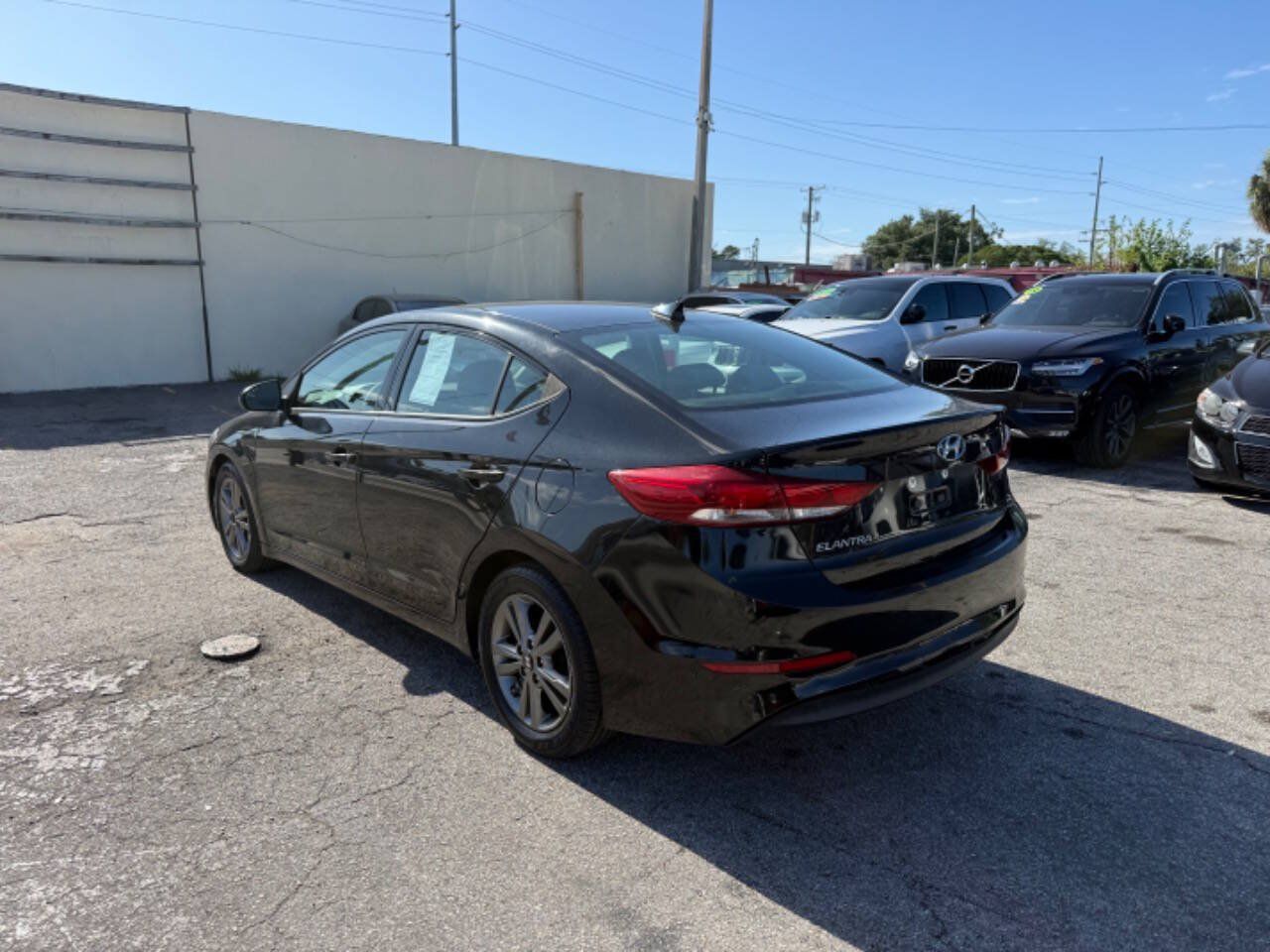 Used 2017 Hyundai Elantra SE FWD image 8