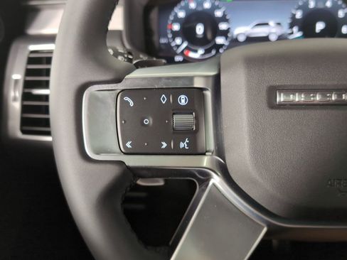 Used 2025 Land Rover Discovery Dynamic SE image 14