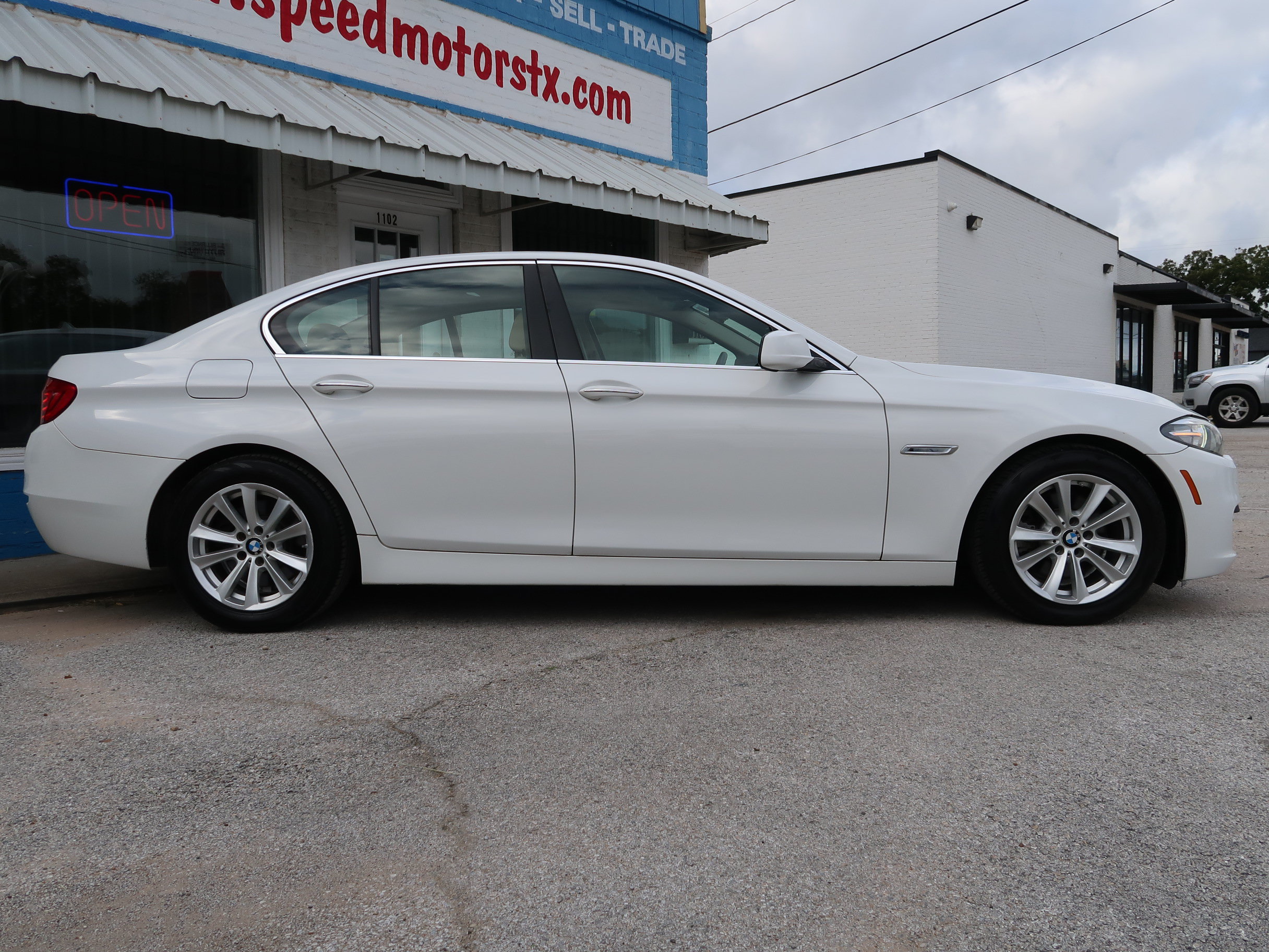 Used 2014 BMW 528i Sedan RWD image 4