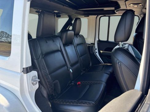 Used 2022 Jeep Wrangler Unlimited High Altitude image 27