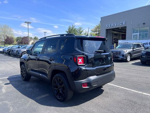 Used 2023 Jeep Renegade Altitude image 6