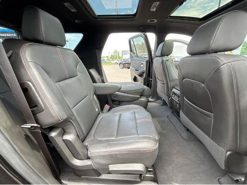 Used 2023 Chevrolet Traverse RS AWD/4WD image 7