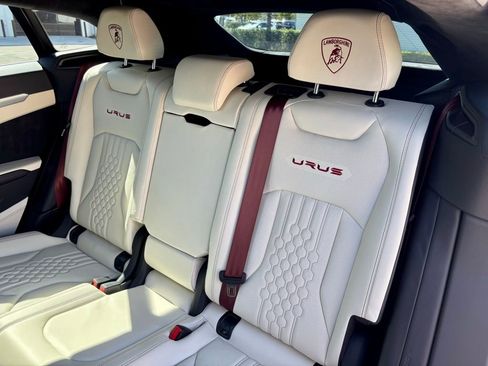 Used 2024 Lamborghini Urus S image 21