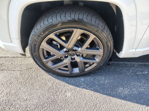 Certified 2025 Jeep Compass Limited w/ High Altitude Package AWD/4WD image 5
