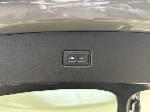 Used 2023 Audi Q5 2.0T Premium Plus w/ Premium Plus Package AWD/4WD image 36