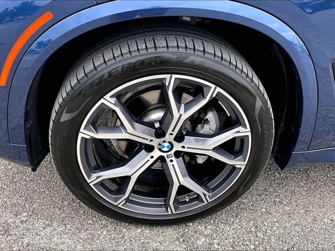 Used 2023 BMW X5 sDrive40i w/ M Sport Package RWD image 12
