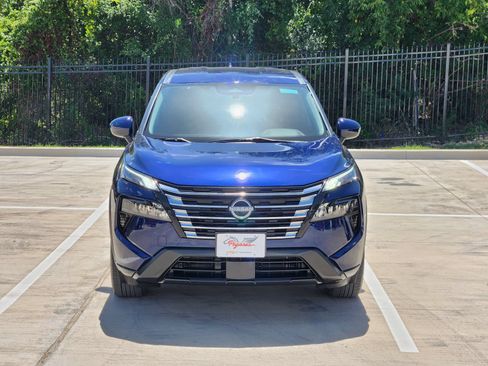 Used 2024 Nissan Rogue SV AWD/4WD image 6
