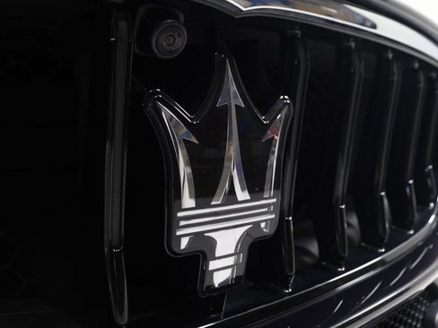 Used 2023 Maserati Quattroporte Modena Q4 image 19