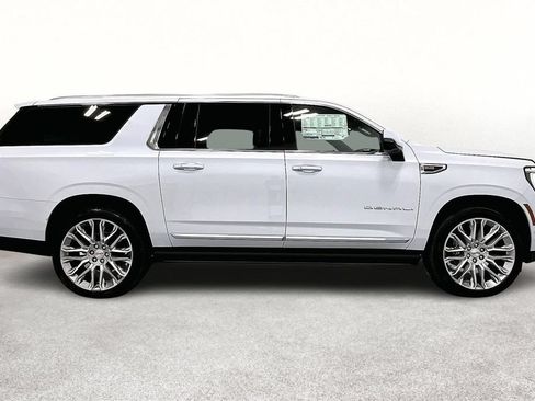 New 2026 GMC Yukon XL Denali w/ Denali Reserve Package AWD/4WD image 8