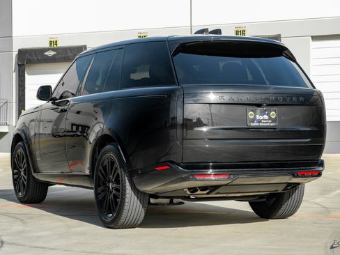 Used 2024 Land Rover Range Rover SE image 11
