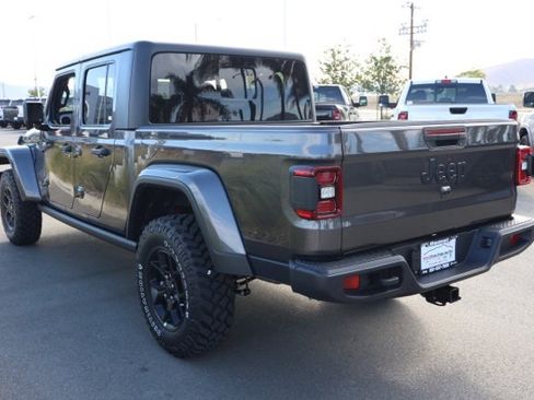 New 2025 Jeep Gladiator Willys image 6