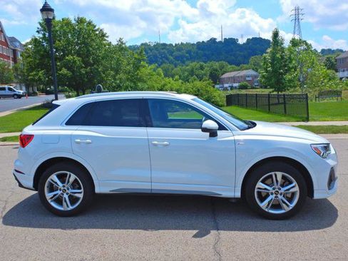 Used 2024 Audi Q3 2.0T Premium w/ Convenience Package AWD/4WD image 9