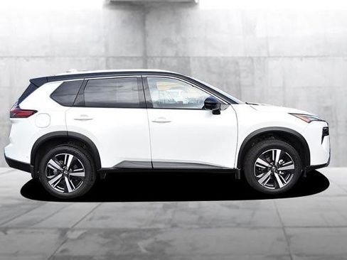 Certified 2024 Nissan Rogue SL image 5