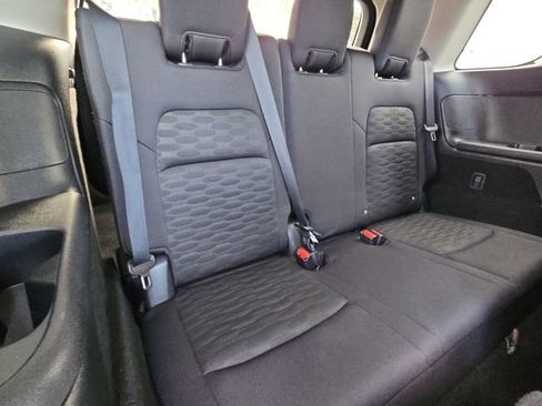 Used 2025 Nissan Pathfinder SV image 19