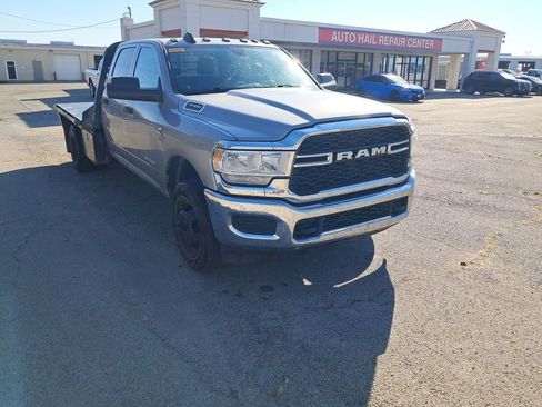 Used 2022 RAM 3500 Tradesman w/ Chrome Appearance Group image 5