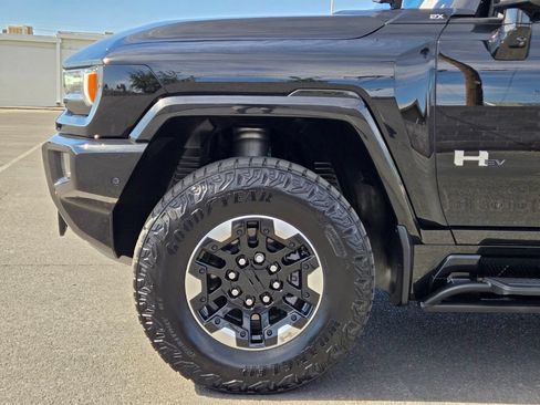 Used 2024 GMC Hummer EV 2X w/ Extreme Off-Road Package AWD/4WD image 9