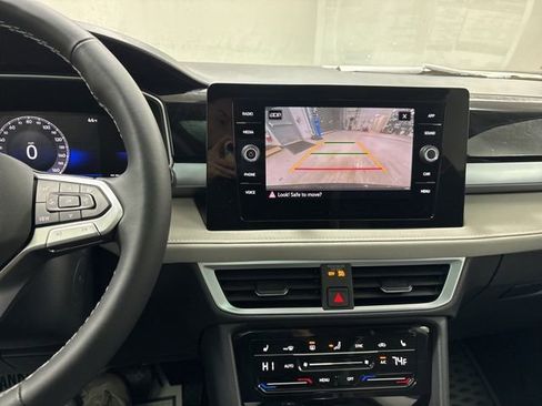New 2025 Volkswagen Taos SE image 11