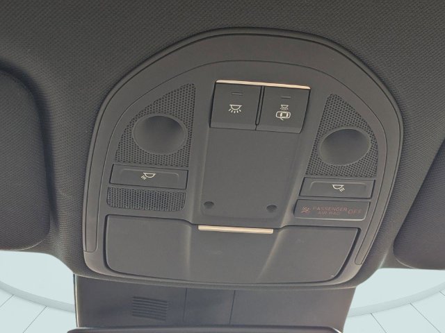 Used 2022 Genesis G70 2.0T RWD image 24
