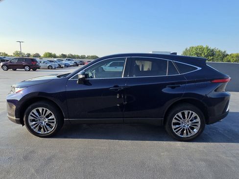 Used 2024 Toyota Venza Limited AWD/4WD image 2