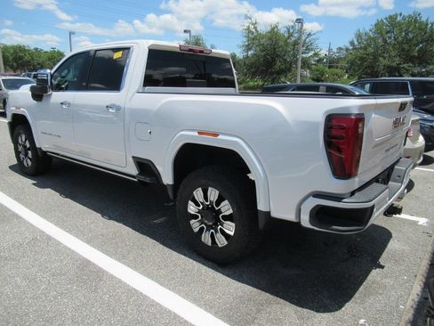 Used 2024 GMC Sierra 2500 Denali w/ Denali Reserve Package AWD/4WD image 4