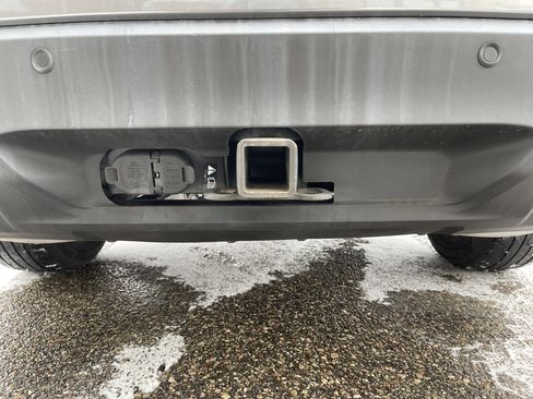 Certified 2022 Ford Explorer XLT w/ Class IV Trailer Tow Package image 25