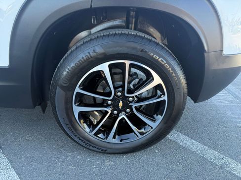 Used 2025 Chevrolet TrailBlazer LT image 29