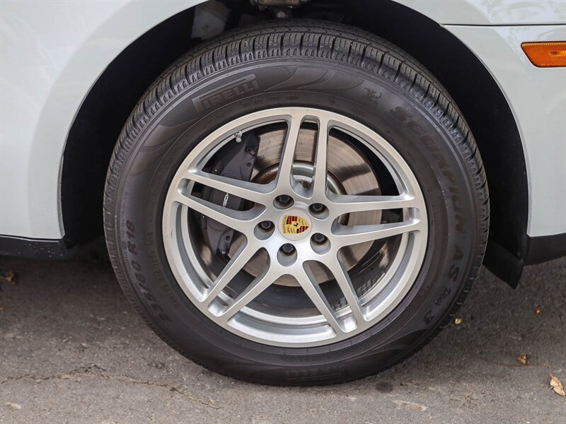 Used 2020 Porsche Macan AWD/4WD image 12