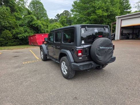 Used 2018 Jeep Wrangler Unlimited Sport S AWD/4WD image 19