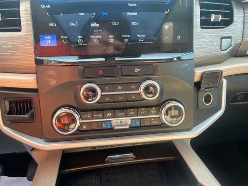 Used 2022 Ford Expedition Limited RWD image 23