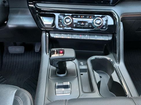 Used 2023 GMC Sierra 1500 AT4 w/ AT4 Premium Package AWD/4WD image 13