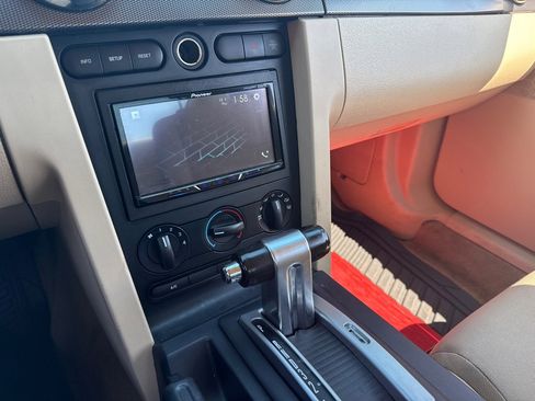 Used 2006 Ford Mustang Coupe image 14