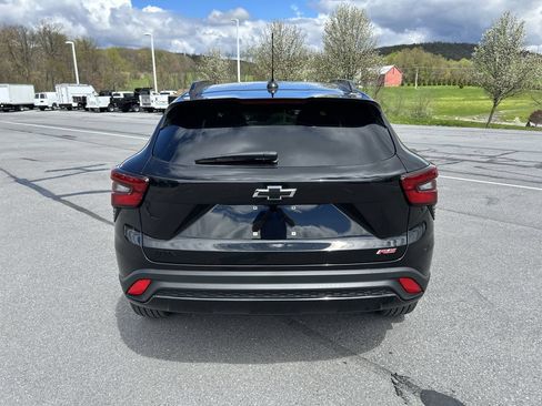 New 2026 Chevrolet Trax RS w/ Sunroof Package FWD image 6