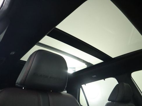 Used 2025 Honda Pilot Black Edition image 18