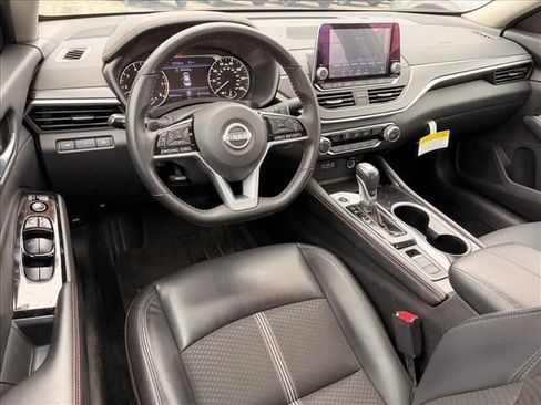 Used 2025 Nissan Altima 2.5 SR AWD/4WD image 12