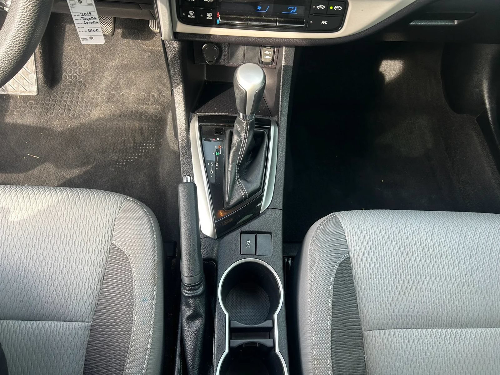 Used 2019 Toyota Corolla LE FWD image 12