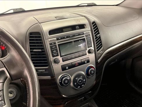 Used 2011 Hyundai Santa Fe SE FWD image 8