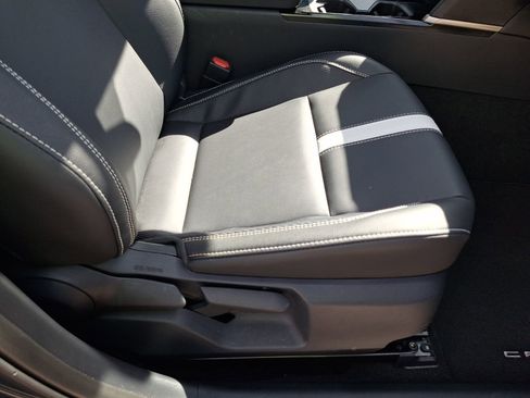 Used 2025 Toyota Camry SE image 34