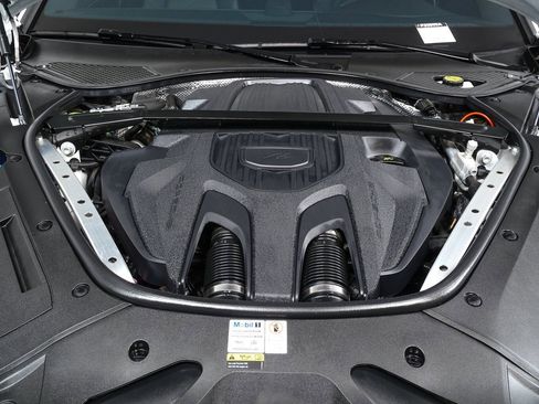 Certified 2022 Porsche Panamera 4 image 36