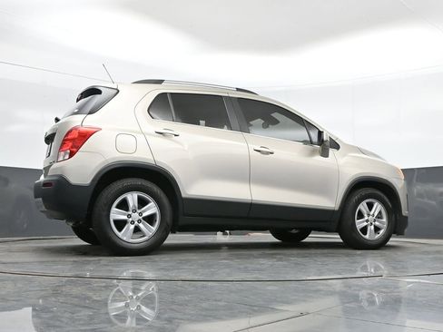 Used 2016 Chevrolet Trax LT w/ LT Convenience Package FWD image 33
