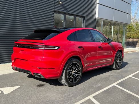 Certified 2025 Porsche Cayenne Coupe image 7