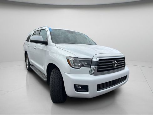 Used 2022 Toyota Sequoia SR5 AWD/4WD image 2