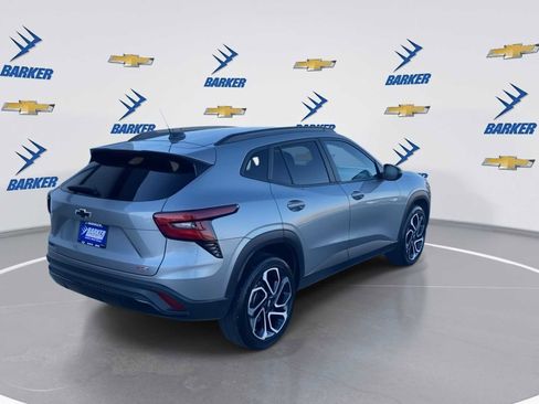 Used 2024 Chevrolet Trax RS w/ Sunroof Package image 8