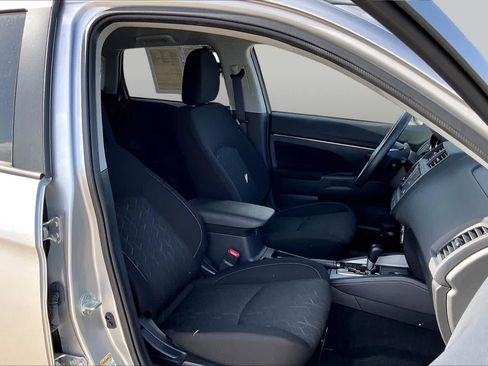 Used 2025 Mitsubishi Outlander Sport ES AWD/4WD image 9