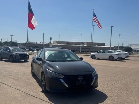 Certified 2025 Nissan Sentra SV FWD image 3