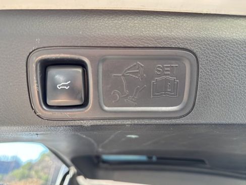 Used 2019 Lincoln Navigator Reserve image 22